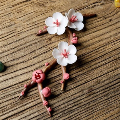 Hand-painted ceramic flower plum ornaments Creative TV background wall decorations wall pendant home decorations craft
Hand-painted ceramic flower plum ornaments Creative TV background wall decorations wall pendant home decorations craft