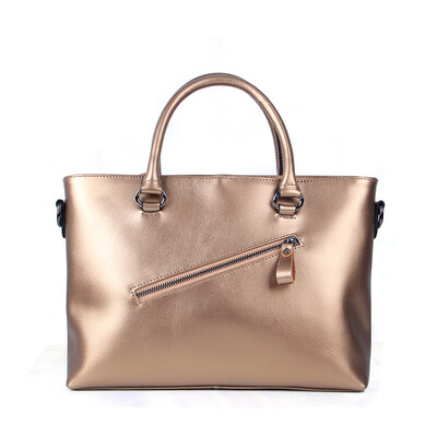 Famous brand women leather handbags fashion shoulder handbag big remarkable temperament real leather shoulder bags tote bags
Famous brand women leather handbags fashion shoulder handbag big remarkable temperament real leather shoulder bags tote bags