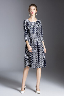 2018 Fashion Women Floral Print Summer Long Dress Short Sleeve Round Neck Loosen Waist Casual Dress
2018 Fashion Women Floral Print Summer Long Dress Short Sleeve Round Neck Loosen Waist Casual Dress