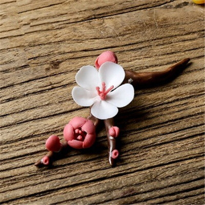 Hand-painted ceramic flower plum ornaments Creative TV background wall decorations wall pendant home decorations craft
Hand-painted ceramic flower plum ornaments Creative TV background wall decorations wall pendant home decorations craft