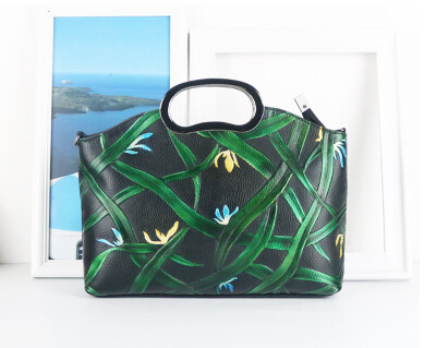 Genuine Leather Retro Bags Women First layer cowhide Luxury Handbag Female Flower Embossed Messneger Bag Brand Chain Leisure Totes
Genuine Leather Retro Bags Women First layer cowhide Luxury Handbag Female Flower Embossed Messneger Bag Brand Chain Leisure Totes