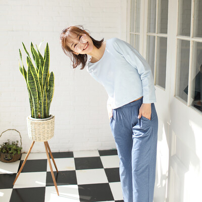 Haizhining 17W49 Pajamas ladies sexy colorful nine-point sleeves long-sleeved trousers cotton home service suit home clothes two-piece light blue 165
Haizhining 17W49 Pajamas ladies sexy colorful nine-point sleeves long-sleeved trousers cotton home service suit home clothes two-piece light blue 165