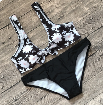 2018 Sexy Print Vest Women Bikinis Set Strap Swimsuit Women Mid Waist Swimwear Front Tie Knot Biquini Bathing Suit
2018 Sexy Print Vest Women Bikinis Set Strap Swimsuit Women Mid Waist Swimwear Front Tie Knot Biquini Bathing Suit