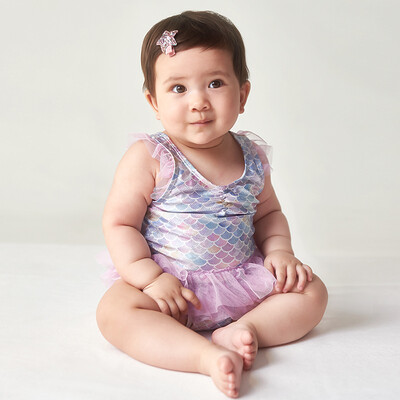 Yizi childrens swimwear girls baby one-piece swimsuit small childrens triangle princess dress hot spring swimsuit EZI18G018 fish scale print 130cm 
Yizi childrens swimwear girls baby one-piece swimsuit small childrens triangle princess dress hot spring swimsuit EZI18G018 fish scale print 130cm