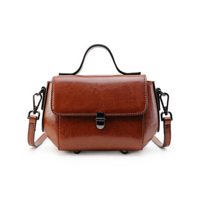 Leather bag 2018 new Korean version of the simple shoulder bag female wild Messenger small square bag tide handbag
Leather bag 2018 new Korean version of the simple shoulder bag female wild Messenger small square bag tide handbag