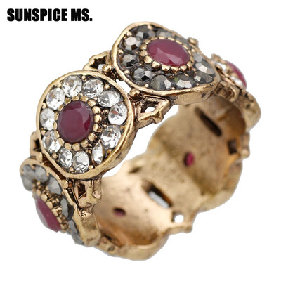 New Turkish Flower Retro Vintage Rings Antique Gold Color Ethnic Crystal Hollow Out Royal Wedding Ring Jewelry Anillos Mujer
New Turkish Flower Retro Vintage Rings Antique Gold Color Ethnic Crystal Hollow Out Royal Wedding Ring Jewelry Anillos Mujer