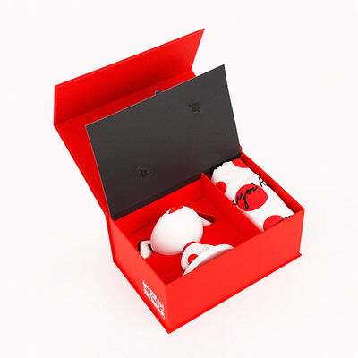 Jingdong x Caojian Yayoi in the name of love limited edition JOY gift box YayoiKusama art joint canvas bag
Jingdong x Caojian Yayoi in the name of love limited edition JOY gift box YayoiKusama art joint canvas bag