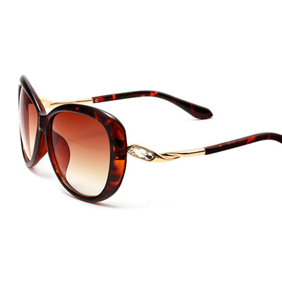 FEIDU 2016 Hot Women Brand Designer Sunglasses Fashion Christian Brand Butterfly Sun glasses Elegant Big Frame Vintage
FEIDU 2016 Hot Women Brand Designer Sunglasses Fashion Christian Brand Butterfly Sun glasses Elegant Big Frame Vintage