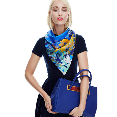 Mario Gucci MARJA KURKI square wise choice Silk hand curling European&American style elegant lady scarf blue 1X120233
Mario Gucci MARJA KURKI square wise choice Silk hand curling European&American style elegant lady scarf blue 1X120233