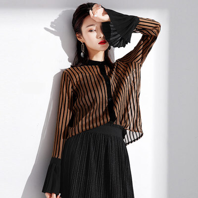 MAZOE fashion striped pleated horn sleeve chiffon shirt set M005 khaki all code
MAZOE fashion striped pleated horn sleeve chiffon shirt set M005 khaki all code