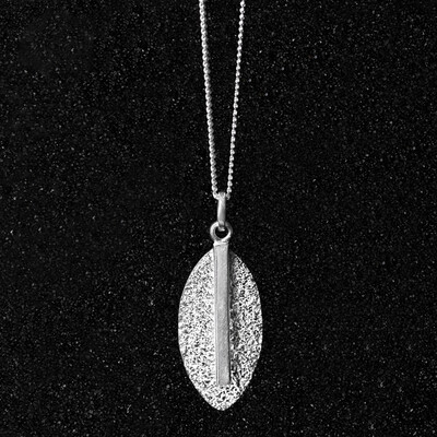 PH7 original design 990 gold necklace Japan and South Korea simple temperament handmade silver leaf pendant lettering girlfriend honey jewelry
PH7 original design 990 gold necklace Japan and South Korea simple temperament handmade silver leaf pendant lettering girlfriend honey jewelry