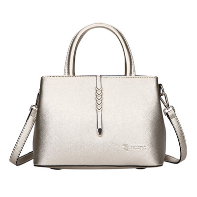 Woodpecker (TUCANO) fashion trend ladies bag leisure women hand messenger bag TBK1504-20X0 champagne
Woodpecker (TUCANO) fashion trend ladies bag leisure women hand messenger bag TBK1504-20X0 champagne