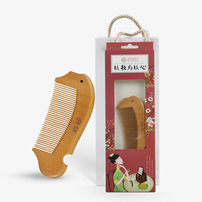 Palace Court Peach combs fish-shaped fine teeth polished to send friends to send my mother birthday gift gift box 7-4
Palace Court Peach combs fish-shaped fine teeth polished to send friends to send my mother birthday gift gift box 7-4