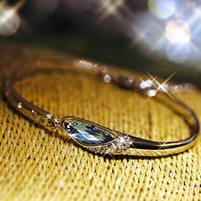 T400 Swarovski Elements Crystal Bracelet female glass shoes Valentine's Day birthday gift to his girlfriend
T400 Swarovski Elements Crystal Bracelet female glass shoes Valentine's Day birthday gift to his girlfriend