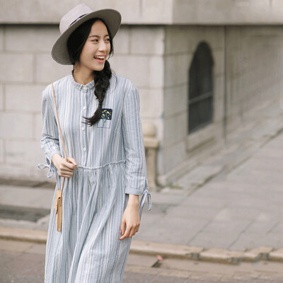 Yan Man (INMAN) 2017 autumn new seven-point sleeves loose loose thin art embroidery dress female 1873104137 blue and white
Yan Man (INMAN) 2017 autumn new seven-point sleeves loose loose thin art embroidery dress female 1873104137 blue and white