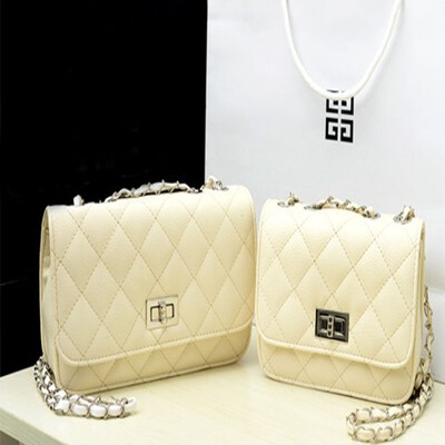 Ladies small square package Lingge chain fashion mini single shoulder diagonal package as gift for women
Ladies small square package Lingge chain fashion mini single shoulder diagonal package as gift for women