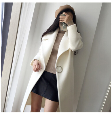 2017 autumn and winter women wool coat thickening large lapel white long section cocoon type woolen coat
2017 autumn and winter women wool coat thickening large lapel white long section cocoon type woolen coat