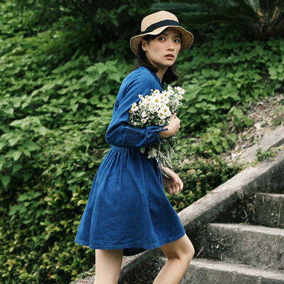 And pure Raincun N4071 Japanese embroidery denim dress a word high waist was thin long sleeve lace skirt blue N4071L0XL
And pure Raincun N4071 Japanese embroidery denim dress a word high waist was thin long sleeve lace skirt blue N4071L0XL