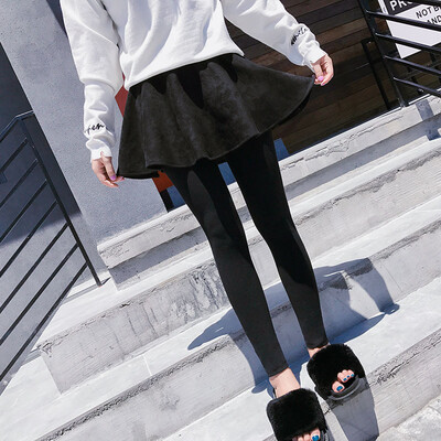 2017 autumn and winter fashion new women's leather cashmere big skirt fake two-piece wear underwear skirt pants was thin
2017 autumn and winter fashion new women's leather cashmere big skirt fake two-piece wear underwear skirt pants was thin