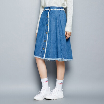 Semir (Semir) джинсовые юбки жа Осень женской моды кисточкой заусенцев однорядные мульти-пряжки типа светло-голубой джинсовой юбке 19316200109 L
Semir (Semir) джинсовые юбки жа Осень женской моды кисточкой заусенцев однорядные мульти-пряжки типа светло-голубой джинсовой юбке 19316200109 L