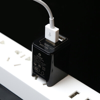 Би Диас (BIAZE) телефон зарядное устройство 5V / 2.4A двойной порт USB-адаптер питания вилка перемещает черный яблоко М9 7 / 6s / 6 проса / Huawei Р9 / таблетка Эндрюс
Би Диас (BIAZE) телефон зарядное устройство 5V / 2.4A двойной порт USB-адаптер питания вилка перемещает черный яблоко М9 7 / 6s / 6 проса / Huawei Р9 / таблетка Эндрюс