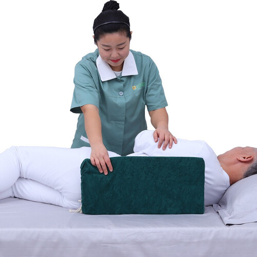 真情护理 卧床R型侧卧翻身枕老人病人护理三角靠垫  配防水外套ZQTW-R002 深绿色