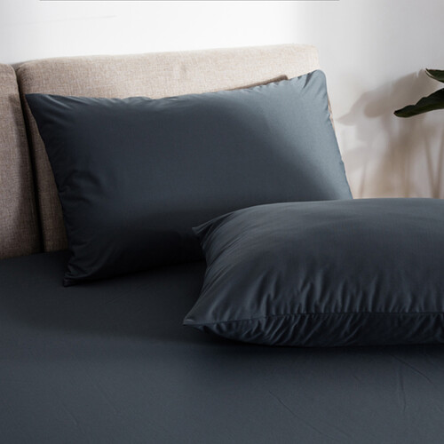 绫羽家纺纯色防水枕套 防头油汗渍防口水枕头套 酒店宾馆防污成人枕芯保护套 深灰 48*74cm单个装