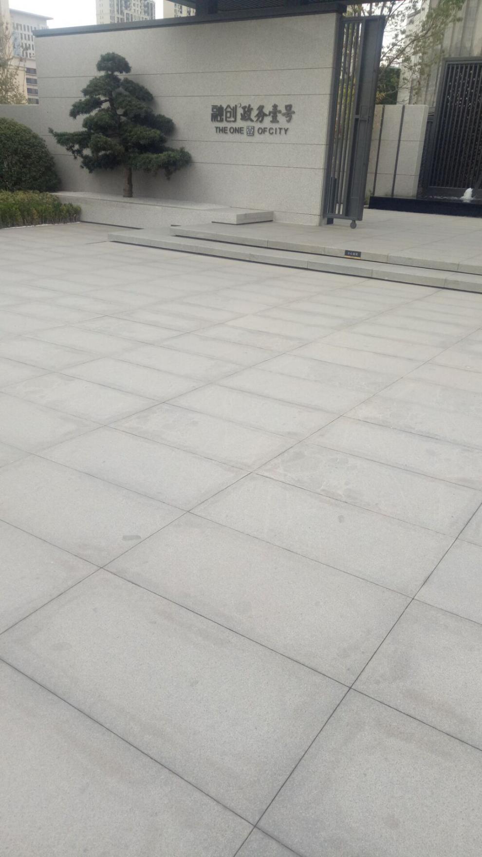 花岗岩石材芝麻灰黑荔枝光面麻大理石广场地铺砖芝麻白火烧板楼梯踏步