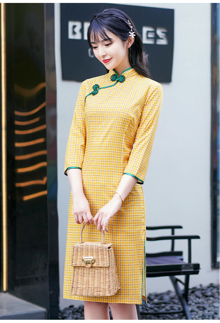 亲肤高品质旗袍女2021新款春秋季中袖少女旗袍格子复古中国风年轻款