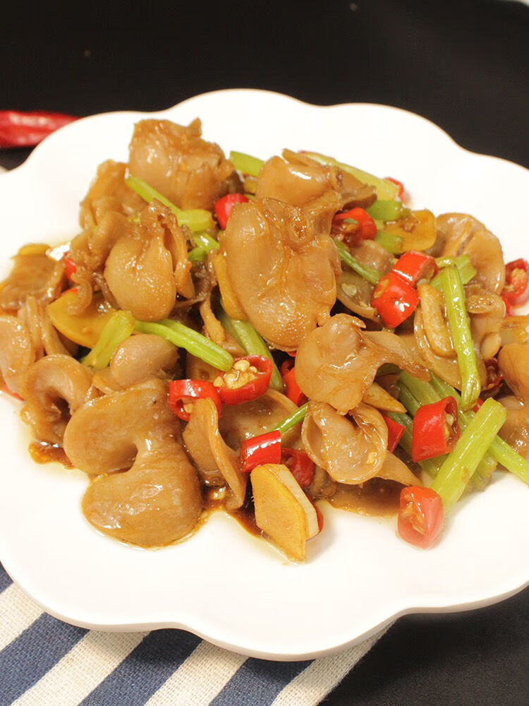 新鲜鱼肚一级巴沙鱼肚龙利鱼免浆鱼肚巴沙鱼鱼柳饭店酒店批发每袋鱼肚