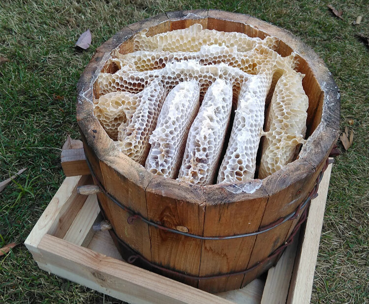 蜂桶 中蜂格子箱 圆格子蜂箱 蜜蜂箱 中蜂箱 杉木蜂箱