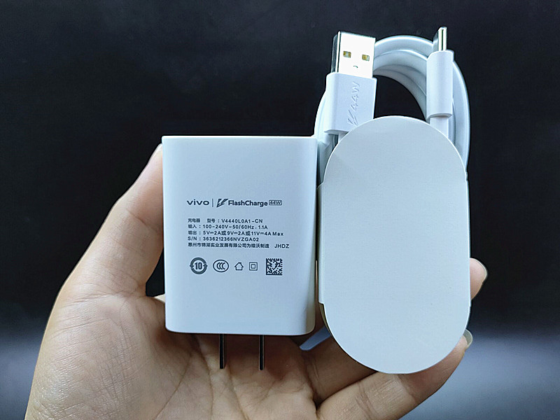 vivo充电器头图片,vivo充电器图片 vivo s12充电器闪充44w瓦 s12pro手机充电头4a快充新款5g闪充 s12原装