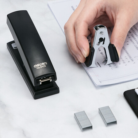 Deli deli12# office stapler 3-piece set of stapler + staples + staple remover office supplies black 0354 Deli deli12# office stapler 3-piece set of stapler + staples + staple remover office supplies black 0354