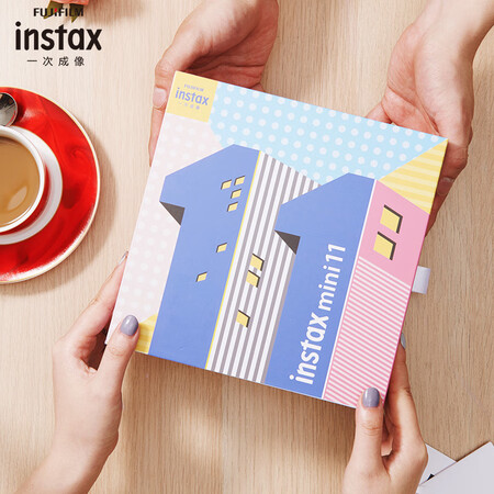 Fuji instax instant instant camera mini11 exquisite gift box clear sky blue with 10 sheets of photo paper Fuji instax instant instant camera mini11 exquisite gift box clear sky blue with 10 sheets of photo paper
