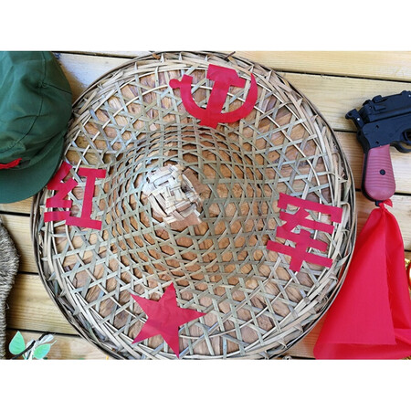 John, the same paragraph, Red Army props, China, the red army, the red army, the red army bag, a pot of meat shoes, the collection, the red army fight John, the same paragraph, Red Army props, China, the red army, the red army, the red army bag, a pot of meat shoes, the collection, the red army fight