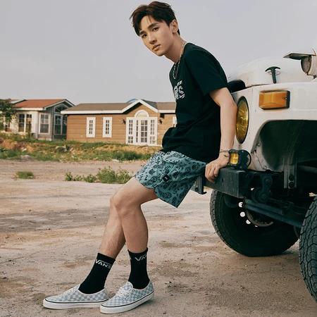 Vans Vance official Authentic milk blue checkerboard Anaheim men's shoes women's shoes canvas shoes blue and white checkerboard 36 Vans Vance official Authentic milk blue checkerboard Anaheim men's shoes women's shoes canvas shoes blue and white checkerboard 36
