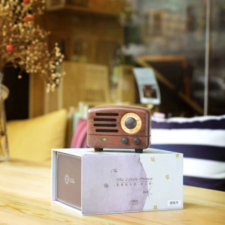 Elvis Radio Elvis Presley Audio Little Prince Wireless Portable Bluetooth Speaker Cute Retro Mini Audio Home Log Radio Valentine's Day Gift Walnut Wood Elvis Radio Elvis Presley Audio Little Prince Wireless Portable Bluetooth Speaker Cute Retro Mini Audio Home Log Radio Valentine's Day Gift Walnut Wood