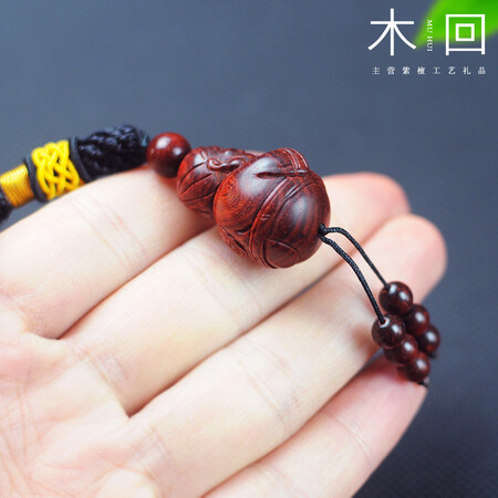Wooden back Leafy red sandalwood wood carving small old man old man pendant gift antique Wenwan handle piece birthday gift for middle-aged and old people wood carving craft gift pendant/handle piece Wooden back Leafy red sandalwood wood carving small old man old man pendant gift antique Wenwan handle piece birthday gift for middle-aged and old people wood carving craft gift pendant/handle piece