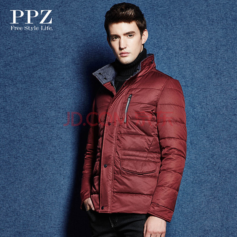 男生枣红色羽绒服配什么颜色裤子 我配了浅蓝