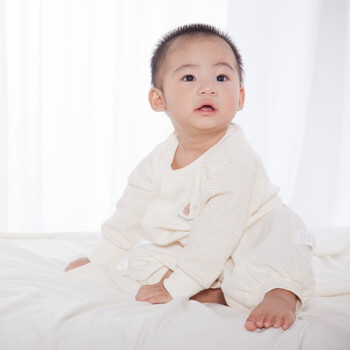 皇家宝贝婴儿爬服男女童春秋装内衣连身双用袍213650002 淡黄色 52