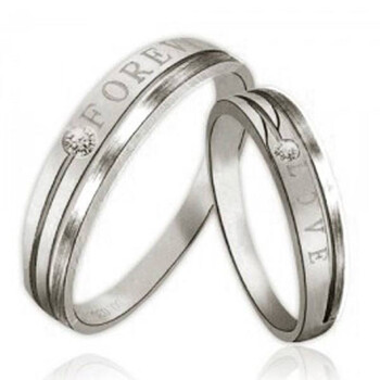 伟德bv1946官网-乔治娜黑裙闪耀罗马！Gucci柜姐到模特C罗未婚妻带娃回欧洲避险