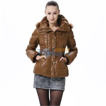 波司登 2011新款 羽绒服 女帽毛翻领修身时尚短款 BR2260 黄色 185/104A(XXXL)