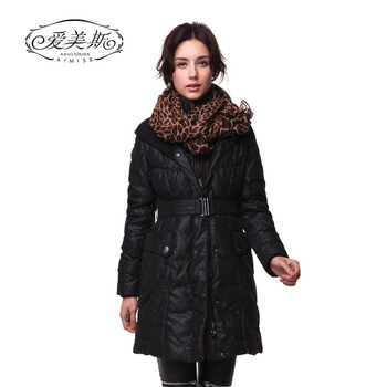 爱美斯罗纹收口袖带帽纯色修身淑女风羽绒服清仓A115196