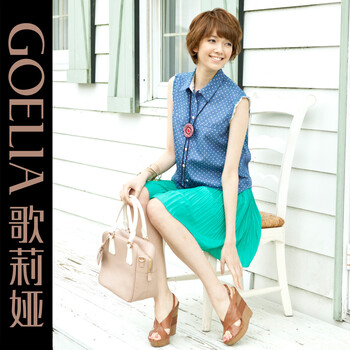歌莉娅GOELIA 2012夏季新款 波点翻领修身衬衫25E3A31 蓝色 L