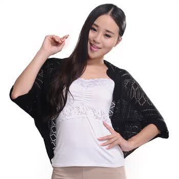 WELADO维拉朵 新款纯色纯手工蝙蝠袖钩花镂空披肩针织衫空调衫防晒衣 薄外套8001 黑色 均码