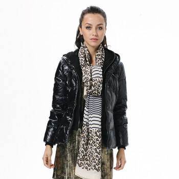 波司登 羽绒服 女亮面连帽时尚款 BR2220A 56(黑色) 185/104A(XXXL)