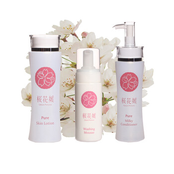 樱花媛 美白系列3件套装(清颜洁面摩斯150ML、莹白净透柔肤水120ML、莹白净透润肤乳120ML)
