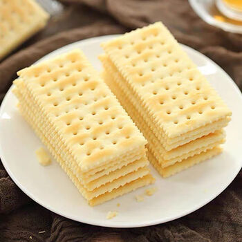 养胃苏打饼干咸味早餐饼干薄脆白梳打饼干无添加蔗糖零食整箱批发无