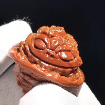 盘道核桃雕刻 二龙戏珠白狮子四座楼满天星苹果园王勇手把件机刷包浆 机刷包浆文玩雕刻核桃 金蟾献瑞