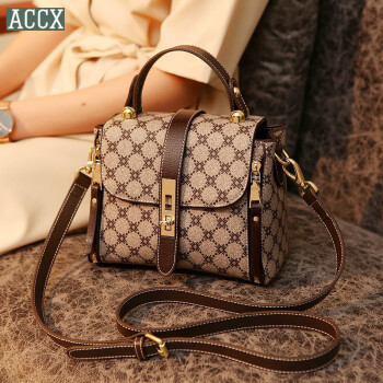2021新款女包图片,40岁至50岁女士斜挎包 accx品牌女包2021新款包包女包2021复古水桶包女时尚百搭单肩斜挎包